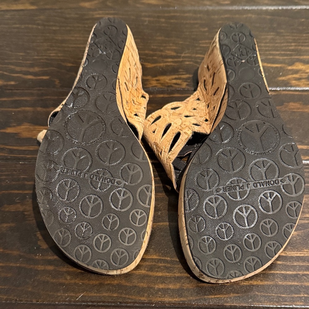 Donald J Pliner Women's Tan Cork Wedge Sandals Size 9 - Picture 3 of 4